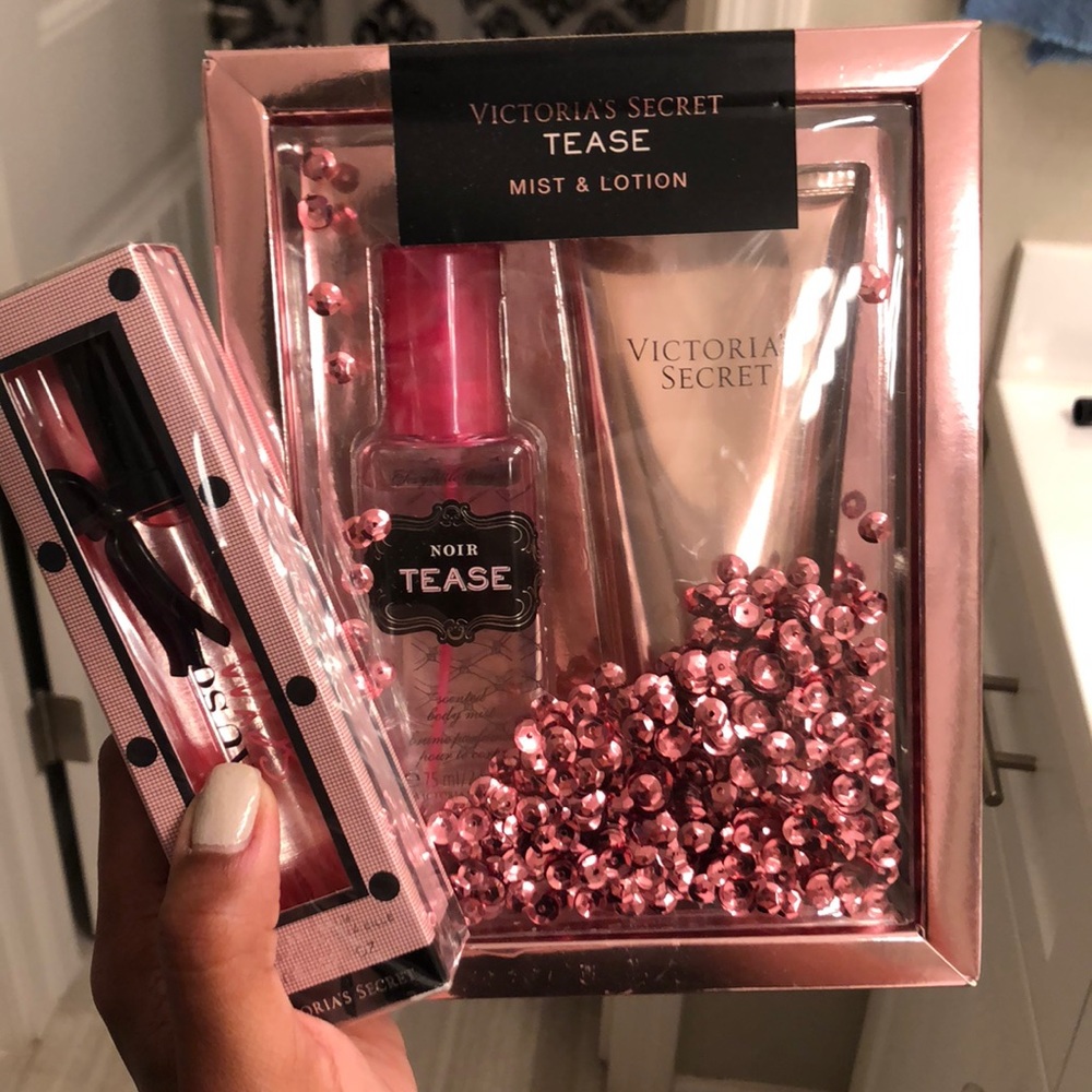 VS body mist and Eau So Sexy rollerball  set